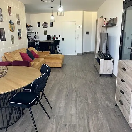 The Island Crib Apartment